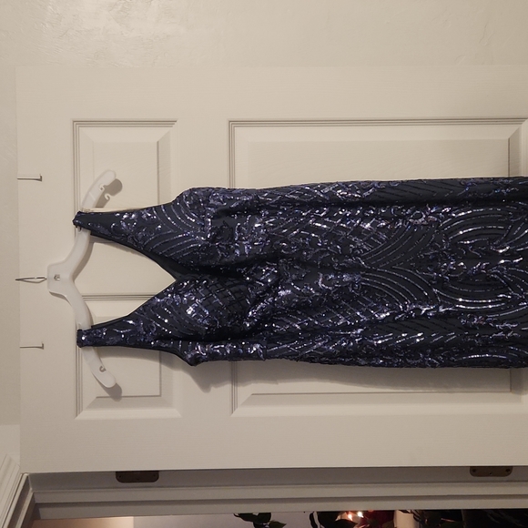 Galina Signature formal sequin gown - Picture 2 of 10